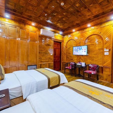 Theking Hotel Huong Gia Exteriör bild