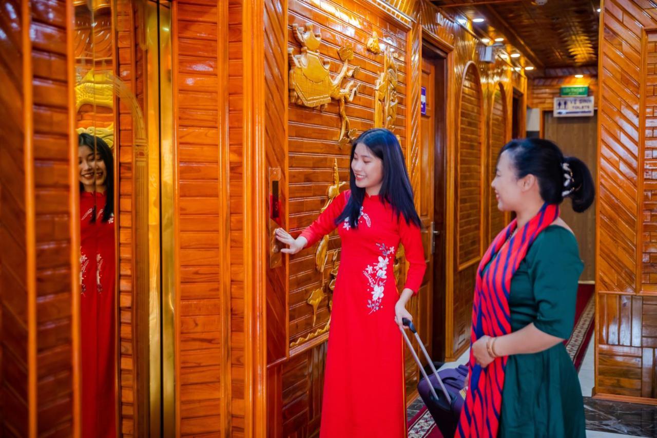 Theking Hotel Huong Gia Exteriör bild