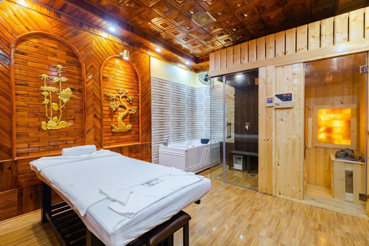 Theking Hotel Huong Gia Exteriör bild