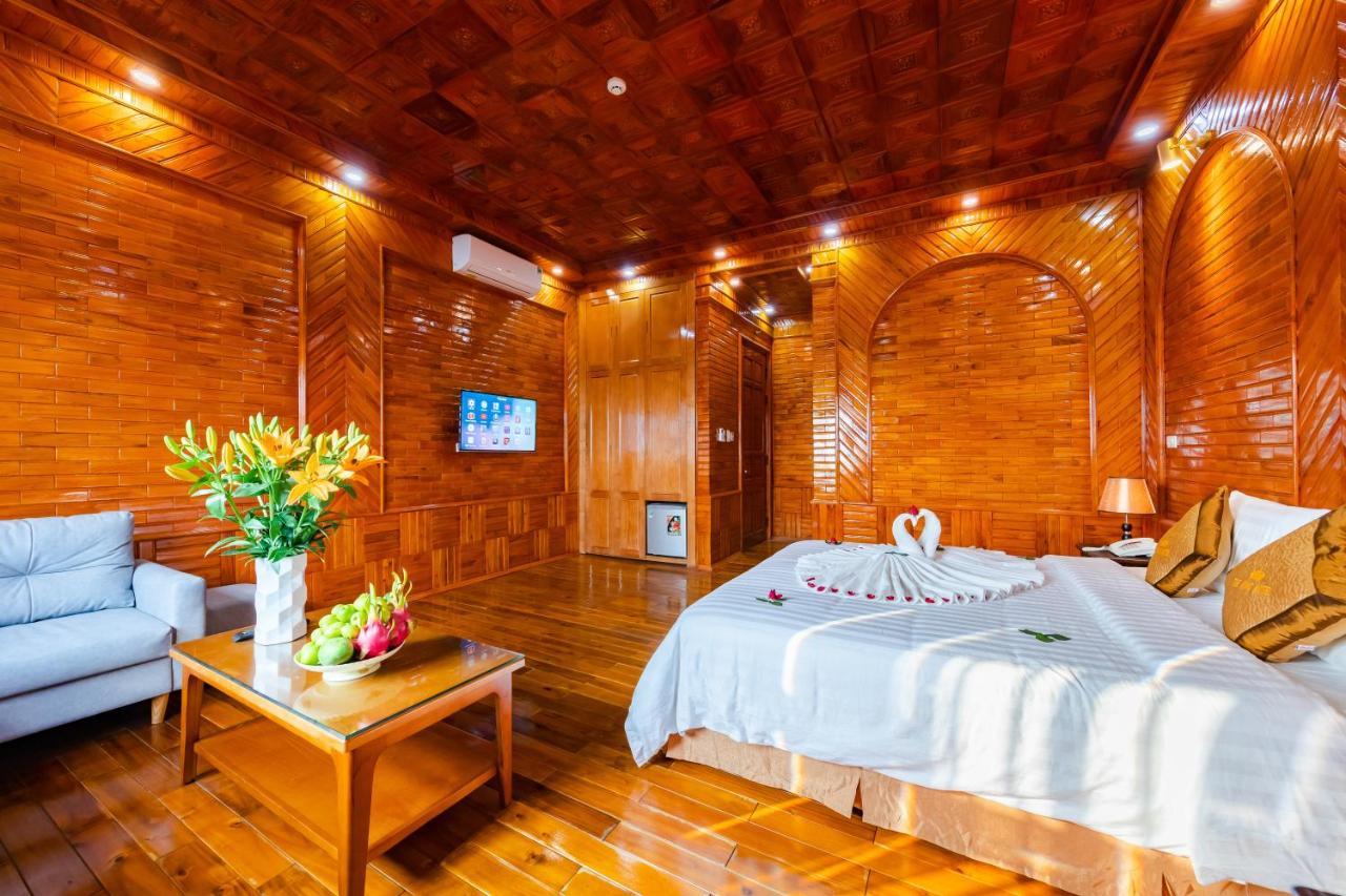 Theking Hotel Huong Gia Exteriör bild